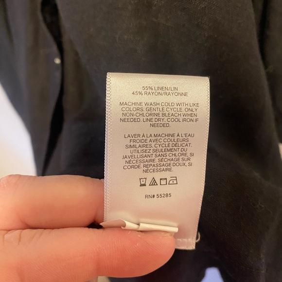 Express | Linen blend button up top with puff sleeves - Picture 5 of 9